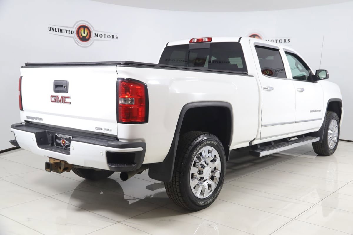 Used 2016 GMC Sierra 2500 Denali w/ Suspension Package, Off-Road AWD/4WD image 3