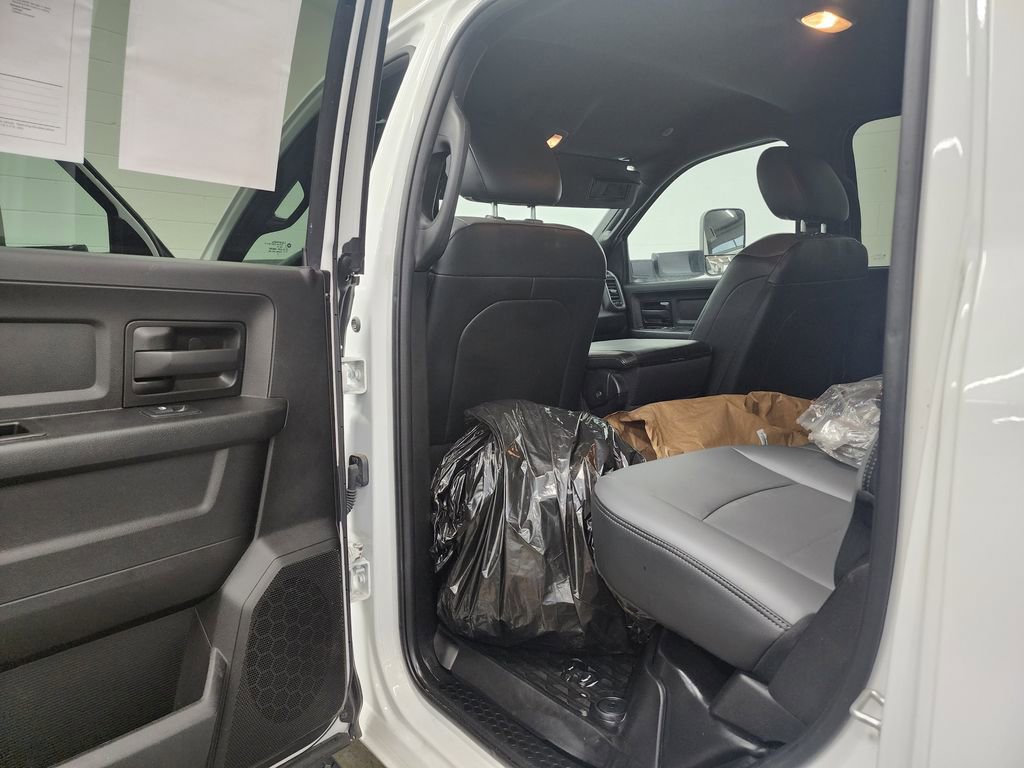 Used 2021 RAM 3500 Tradesman w/ Chrome Appearance Group image 15