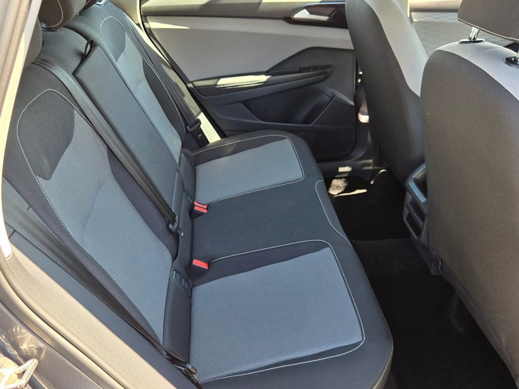 Used 2024 Volkswagen Taos S image 15