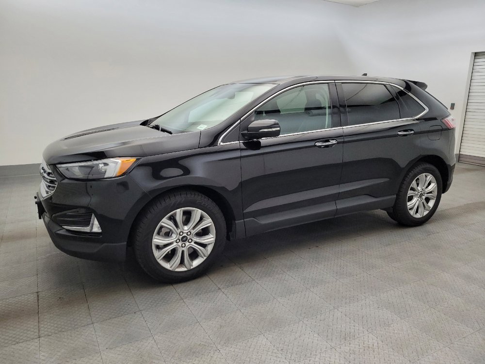 Used 2023 Ford Edge Titanium image 2