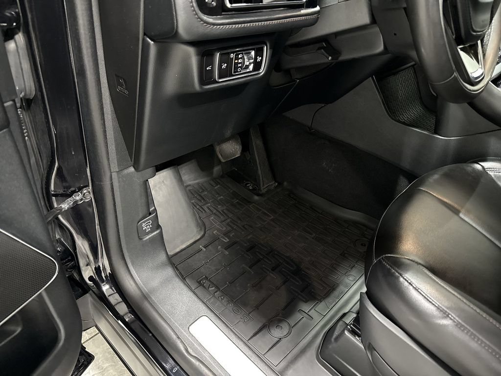 Used 2023 Lincoln Aviator AWD image 10