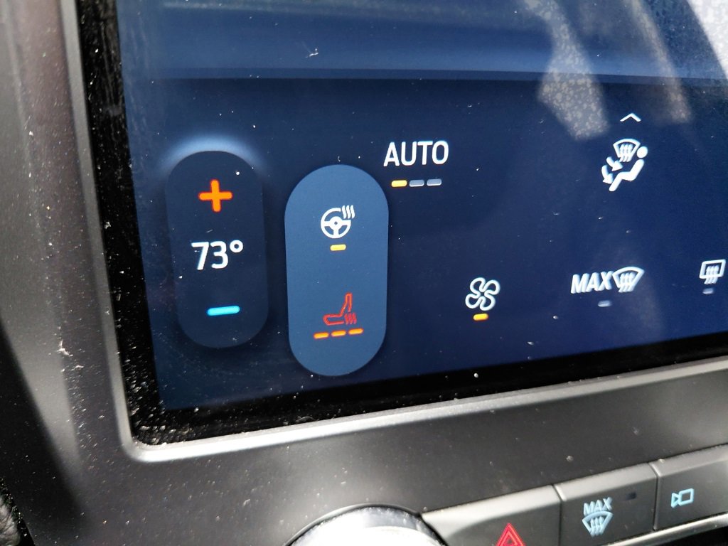 Used 2024 Ford Edge Titanium image 4