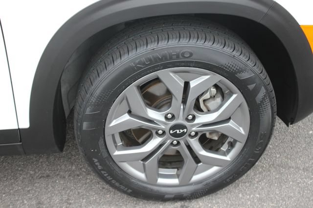 Used 2025 Kia Seltos LX AWD/4WD image 34