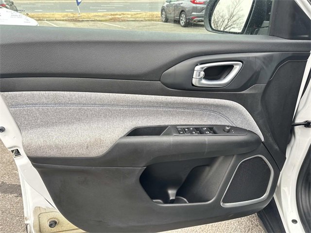 Certified 2023 Jeep Compass Sport image 15