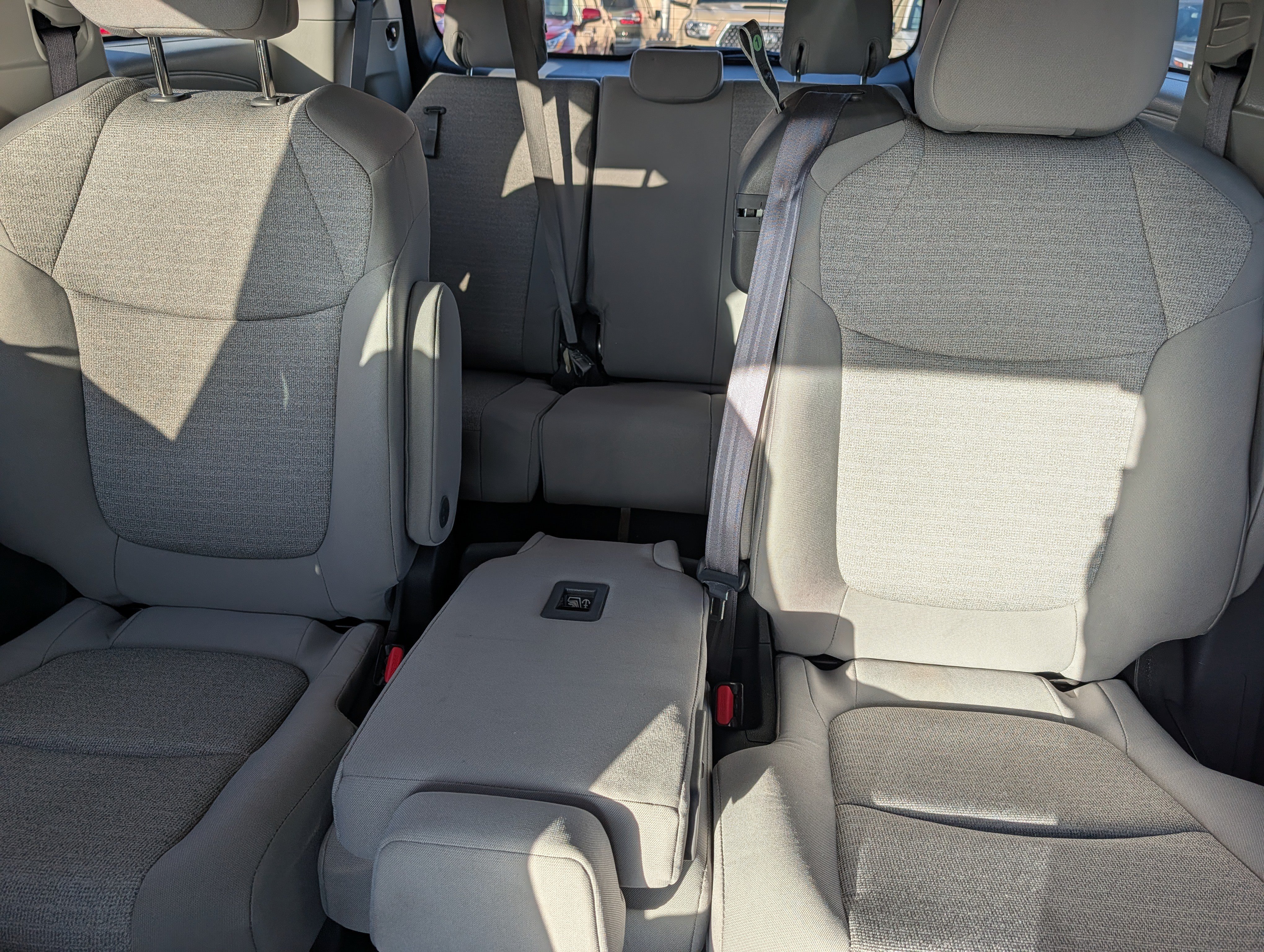Used 2022 Toyota Sienna LE FWD image 13