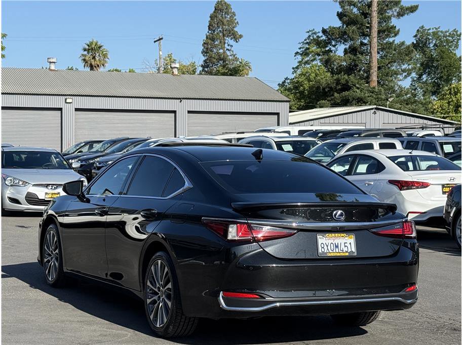 Used 2021 Lexus ES 300h w/ Premium Package image 28