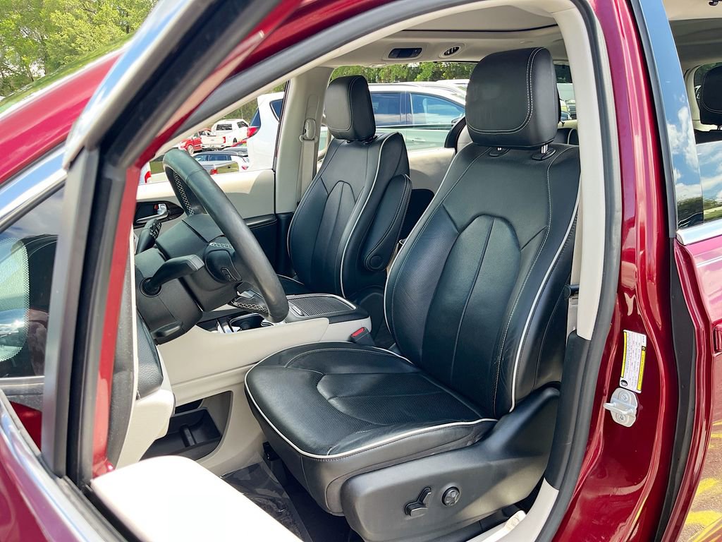 Used 2022 Chrysler Pacifica Limited FWD image 22