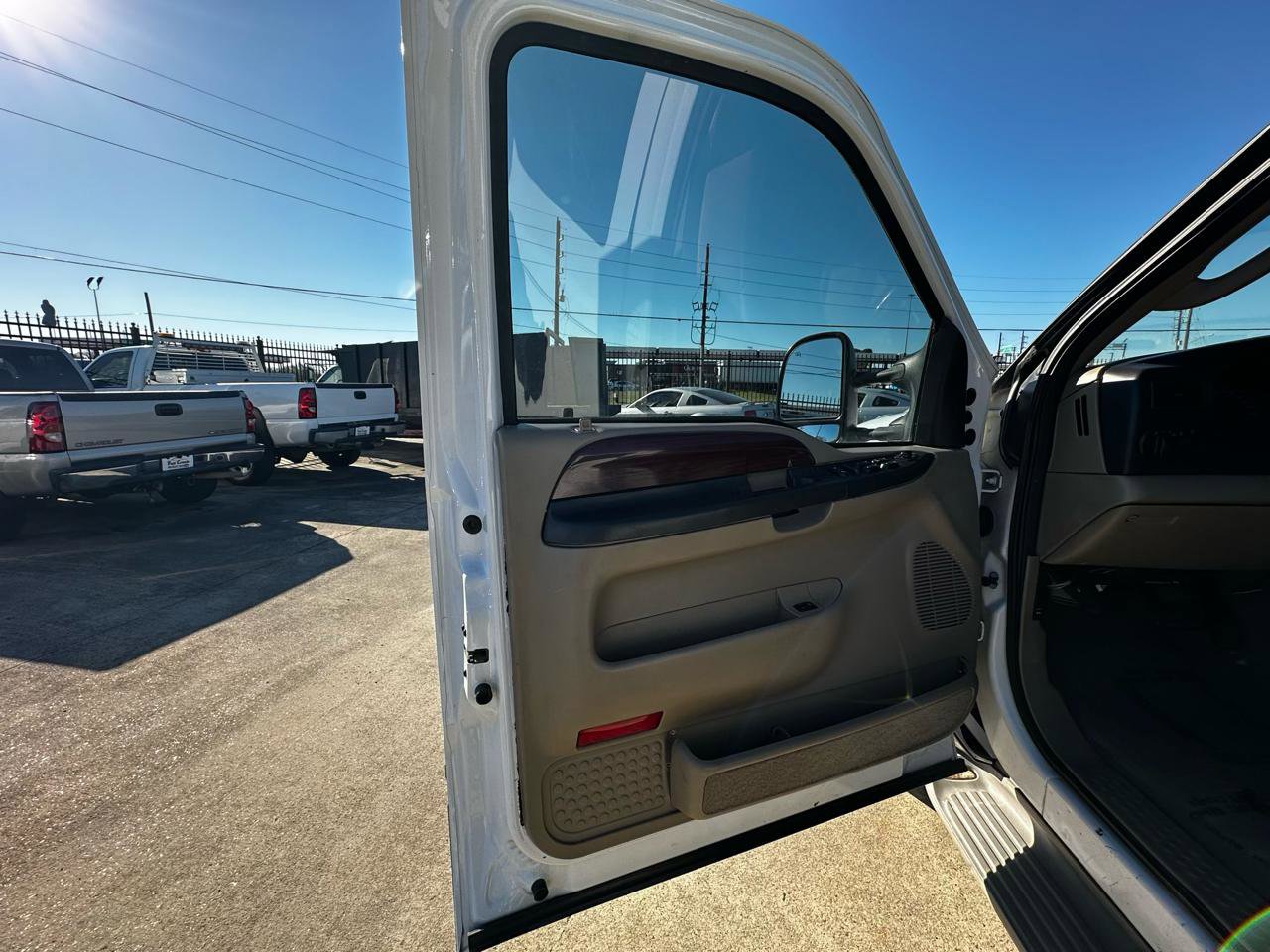 Used 2005 Ford Excursion Eddie Bauer image 27