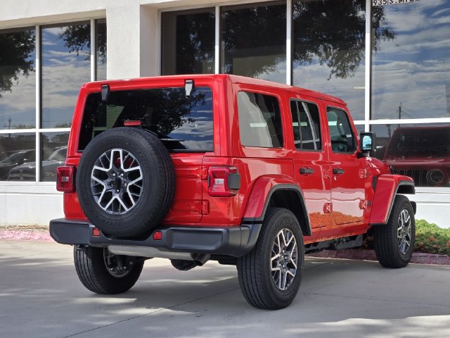 Used 2026 Jeep Wrangler Unlimited Sahara AWD/4WD image 7