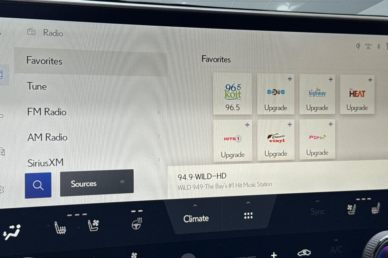 Certified 2025 Lexus NX 350h AWD w/ Accessory Package (A2) image 23