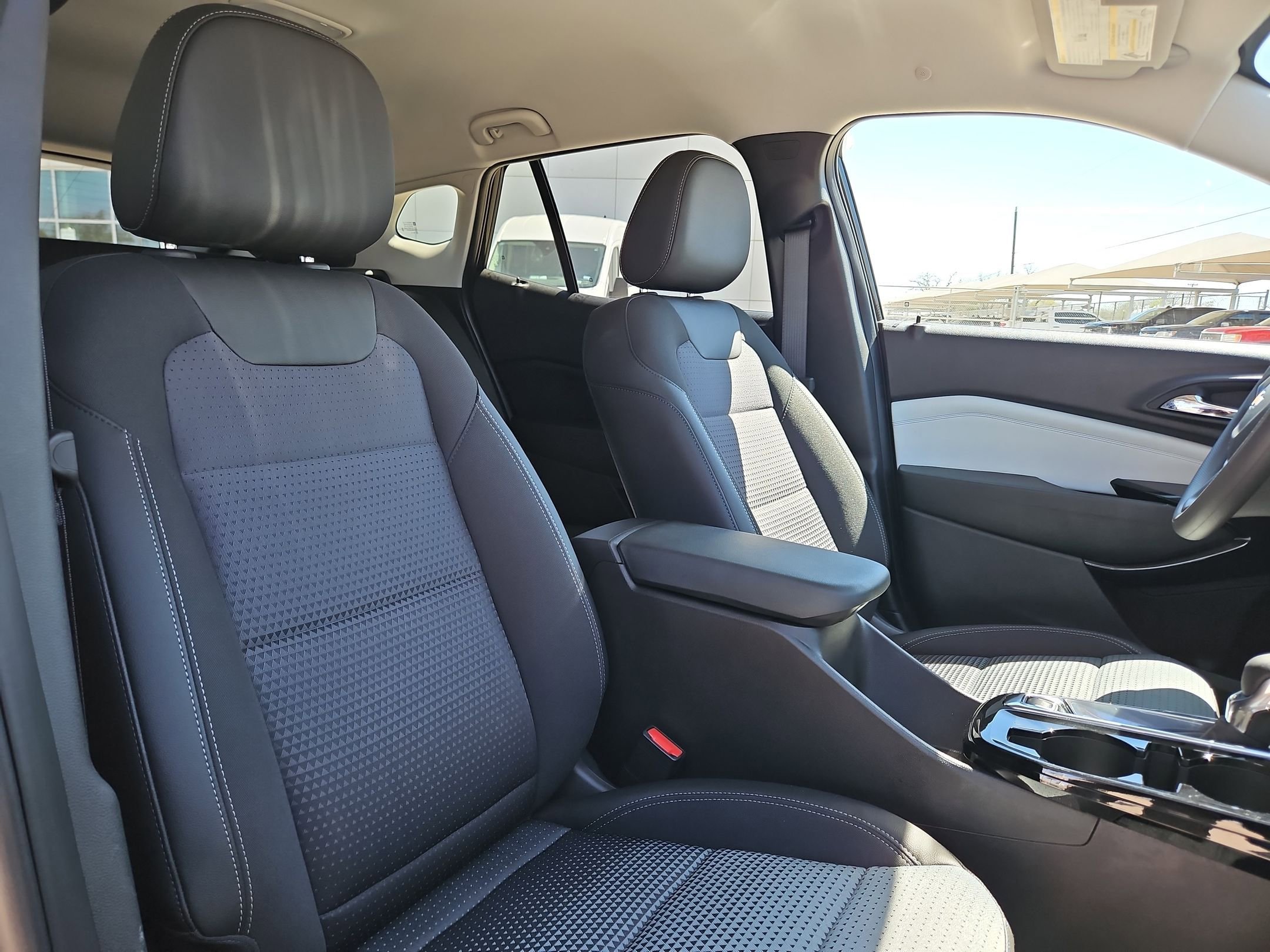 Certified 2025 Chevrolet Trax LT image 31