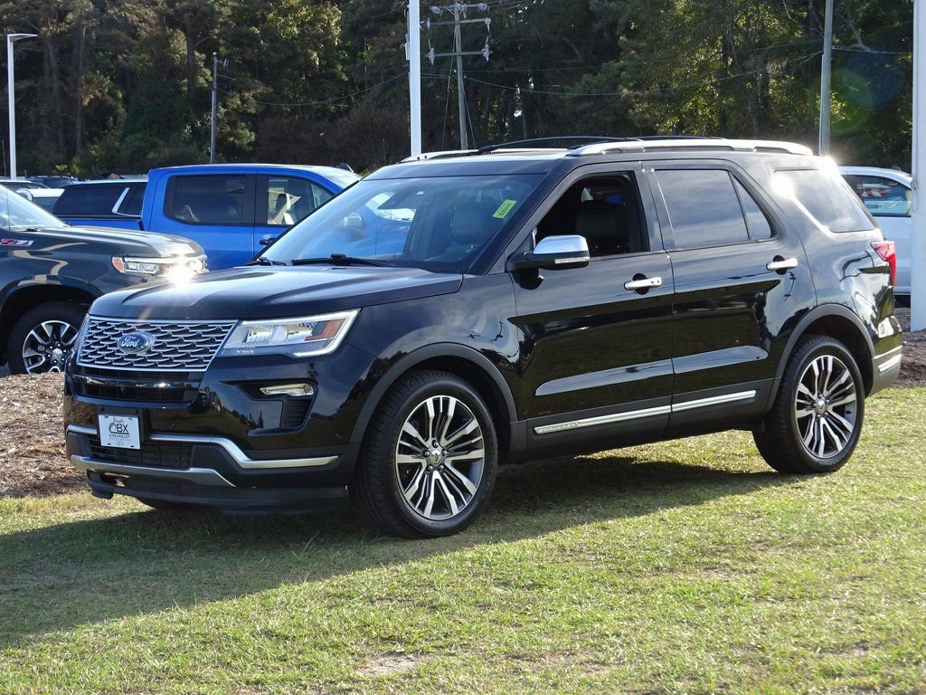 Used 2018 Ford Explorer Platinum image 2