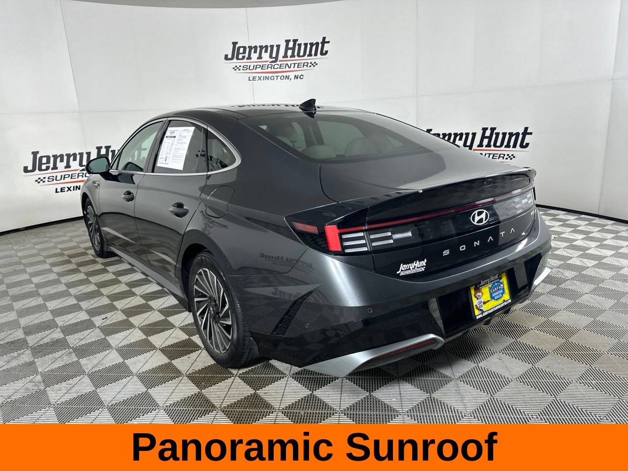 Used 2025 Hyundai Sonata Limited FWD image 9