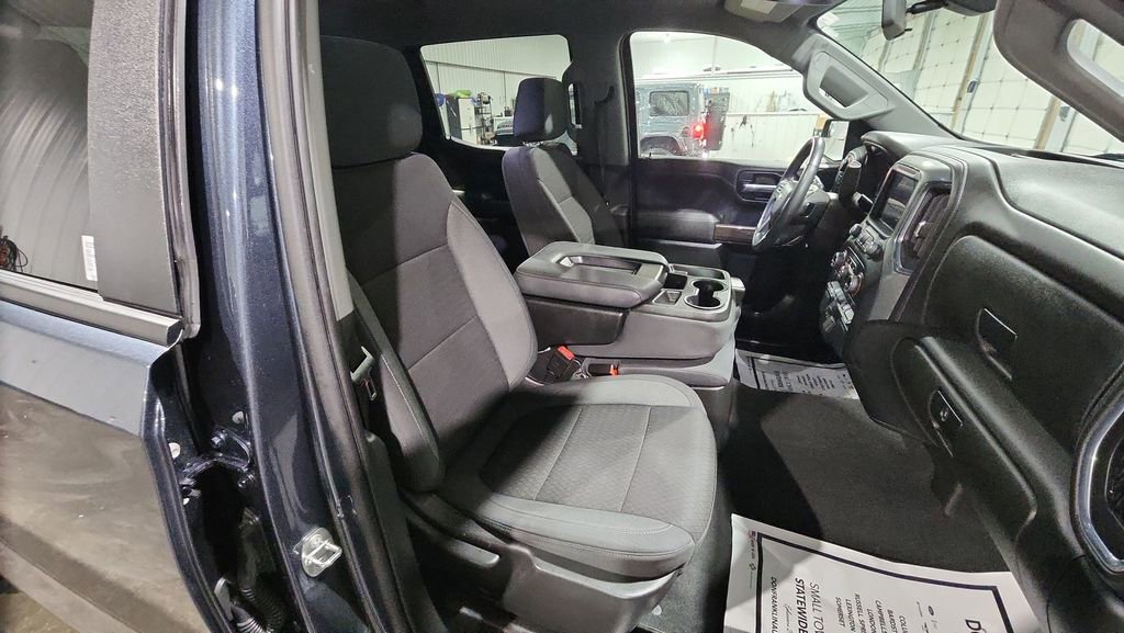 Used 2022 Chevrolet Silverado 1500 LT AWD/4WD image 30