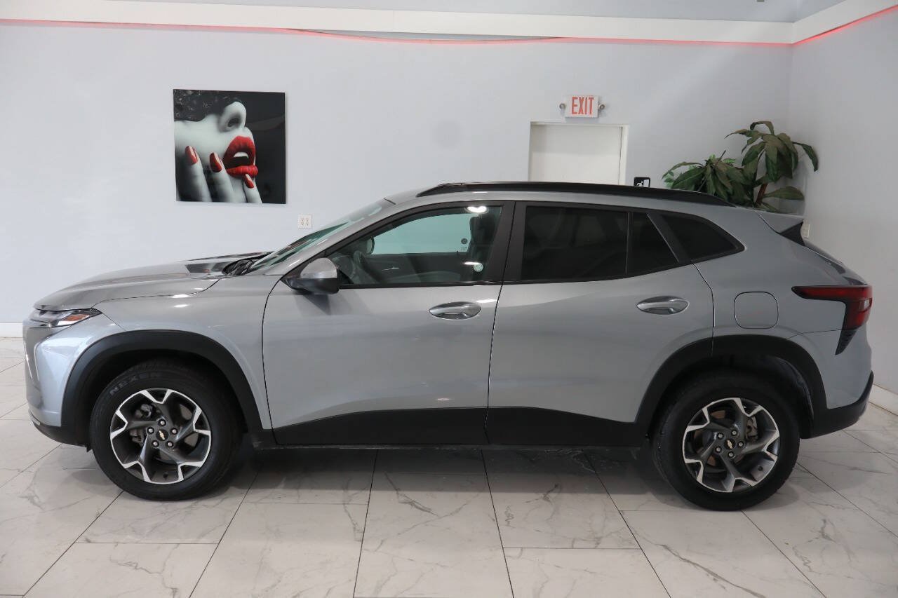 Used 2024 Chevrolet Trax LT FWD image 6