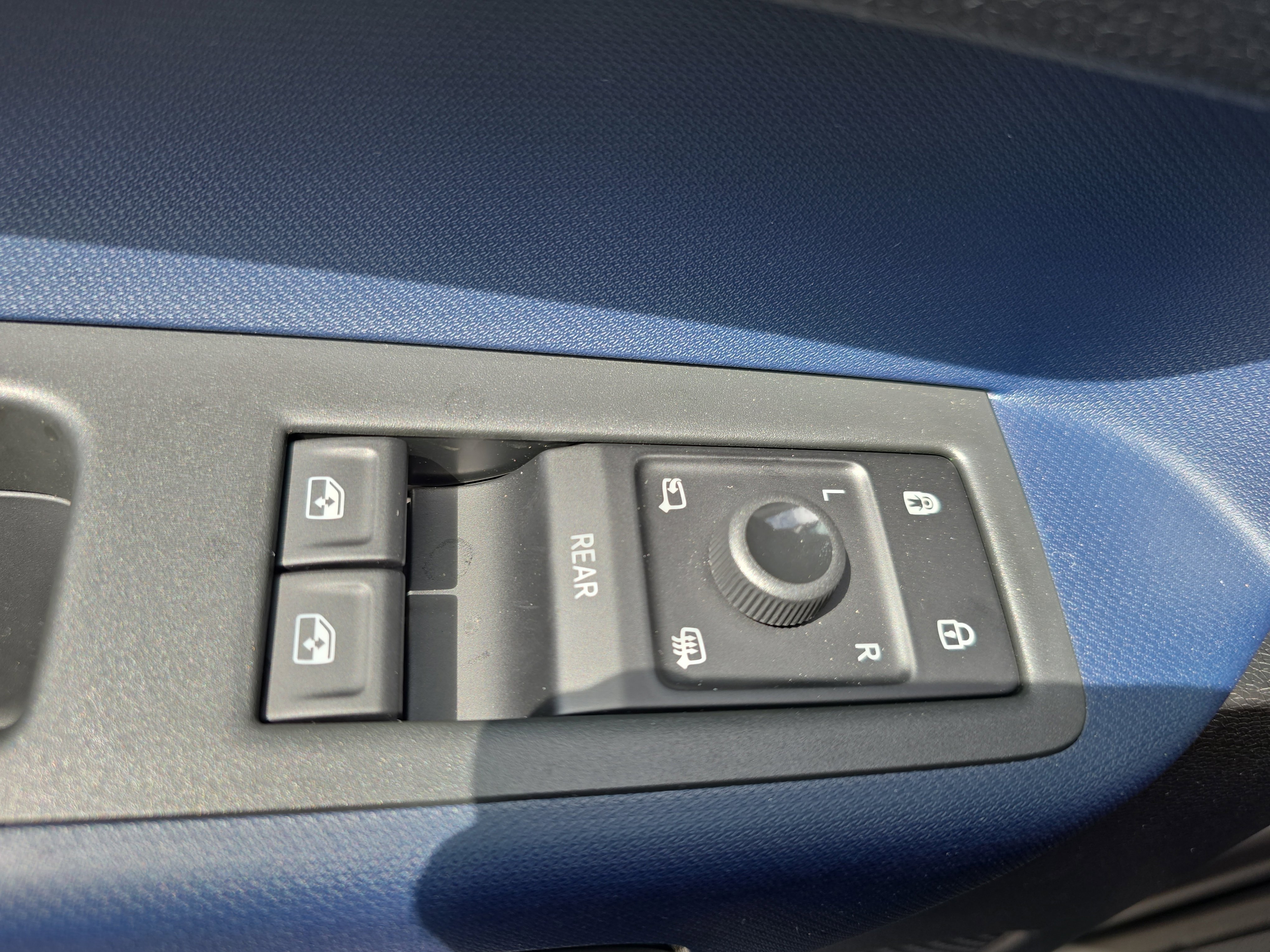 New 2025 Volkswagen ID. Buzz Pro S image 29