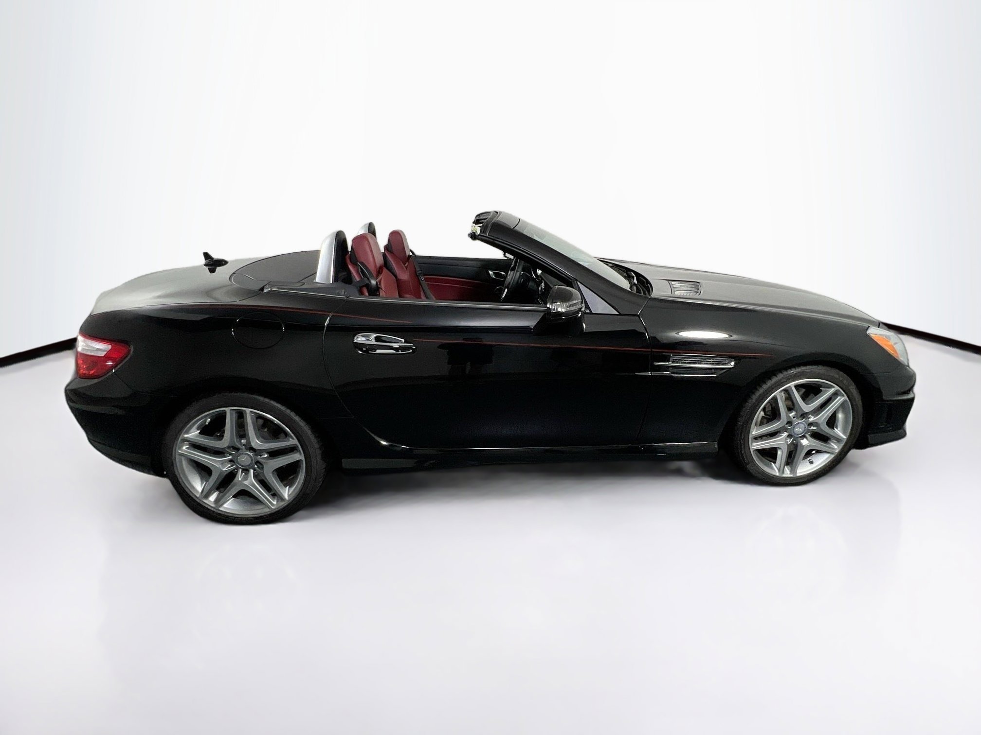 Used 2015 Mercedes-Benz SLK 350 image 4