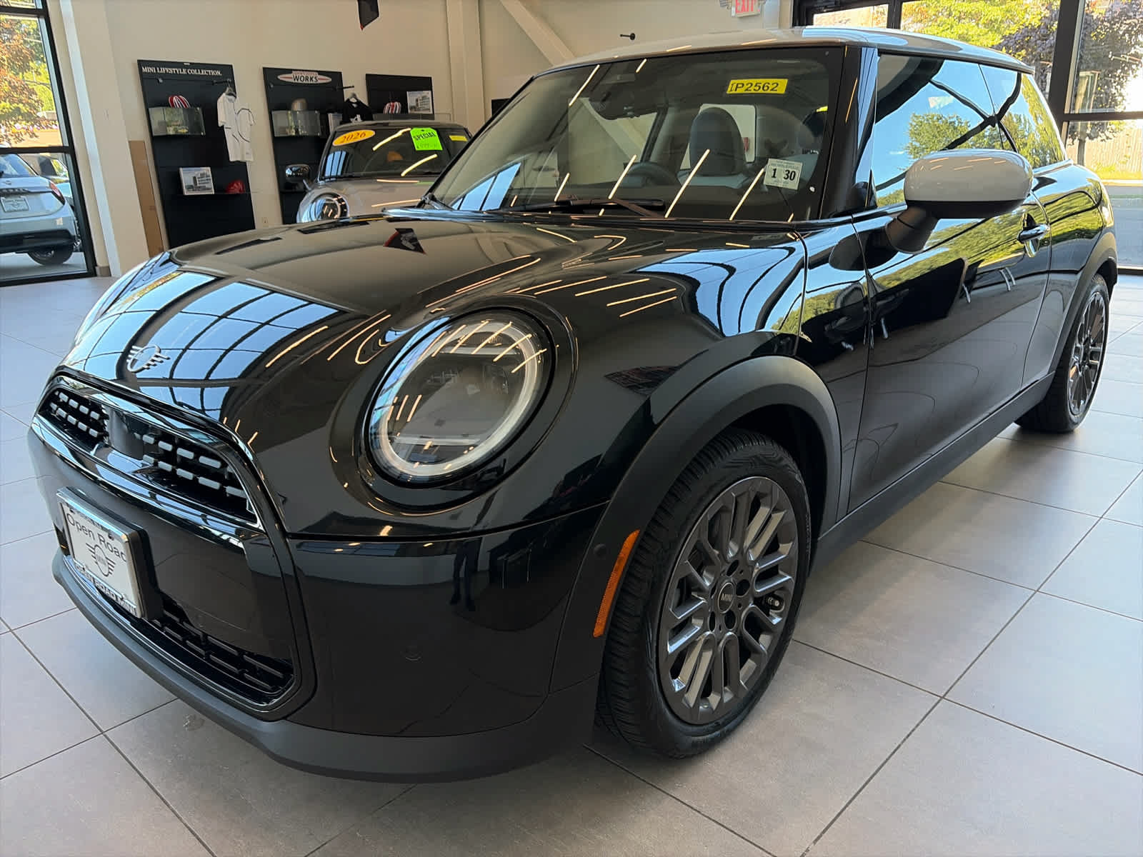 Used 2025 MINI Cooper 2-Door Hardtop FWD image 1