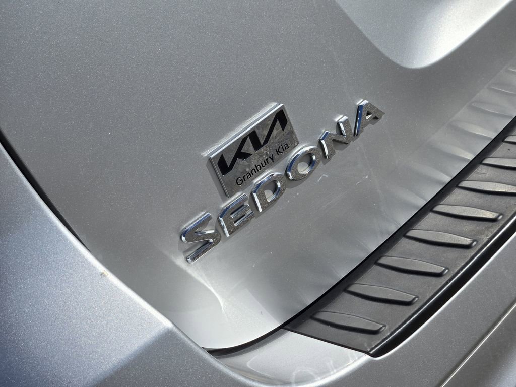 Used 2017 Kia Sedona LX w/ LX Essentials Premium Package image 10