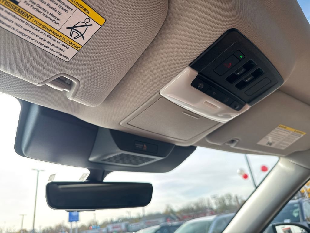 Used 2025 Nissan Pathfinder Platinum w/ Cargo Package image 31