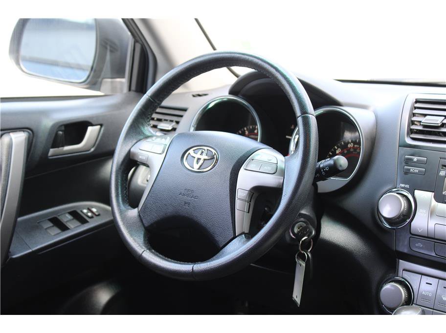 Used 2010 Toyota Highlander SE AWD/4WD image 19