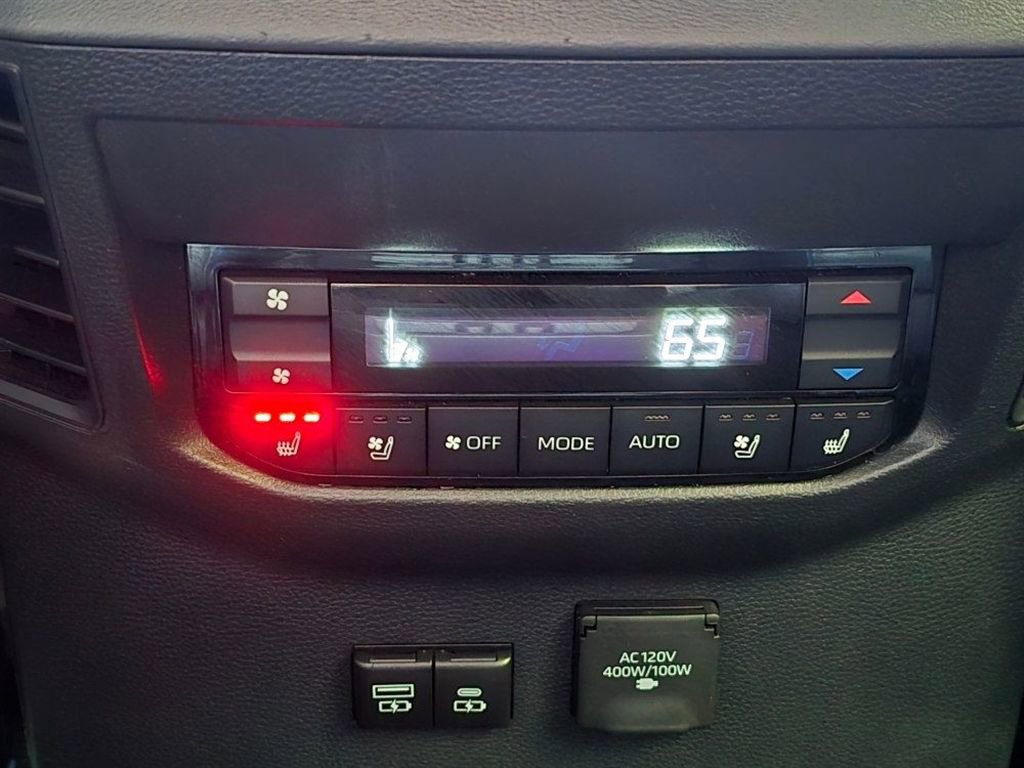 Used 2023 Toyota Sequoia Platinum AWD/4WD image 3