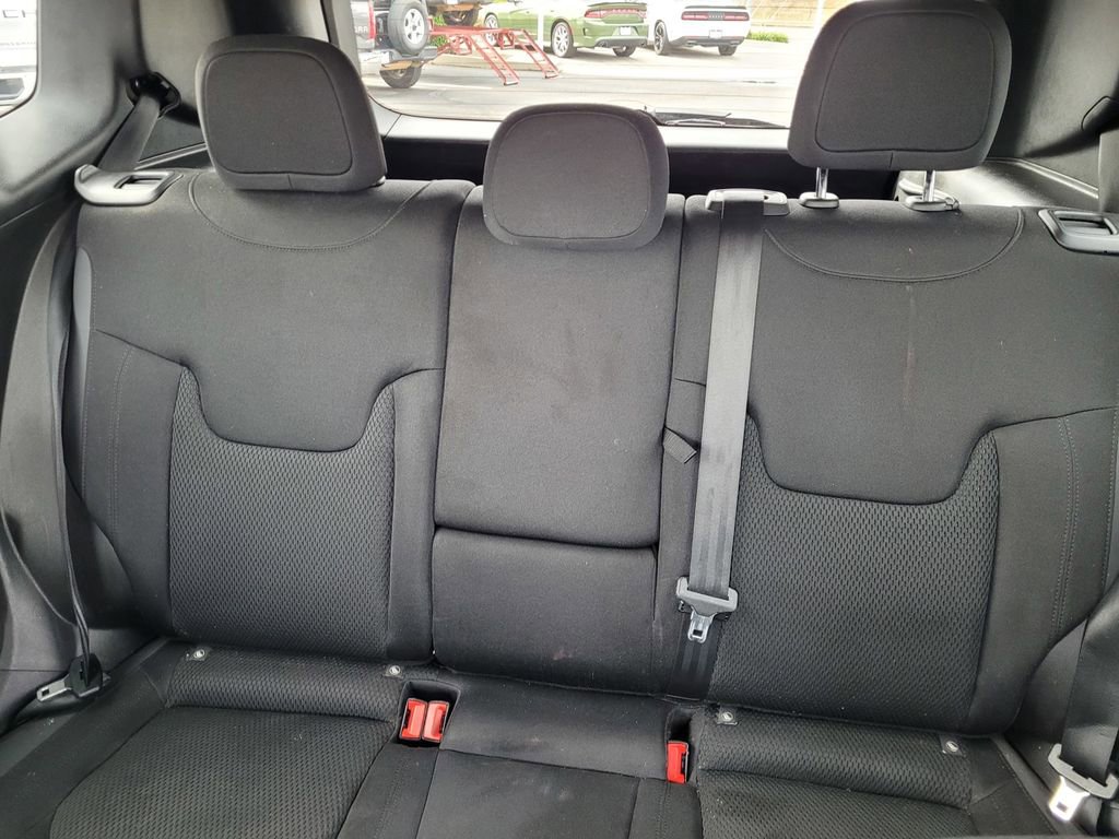 Used 2018 Jeep Renegade Altitude w/ UConnect 8.4 Nav Group image 10