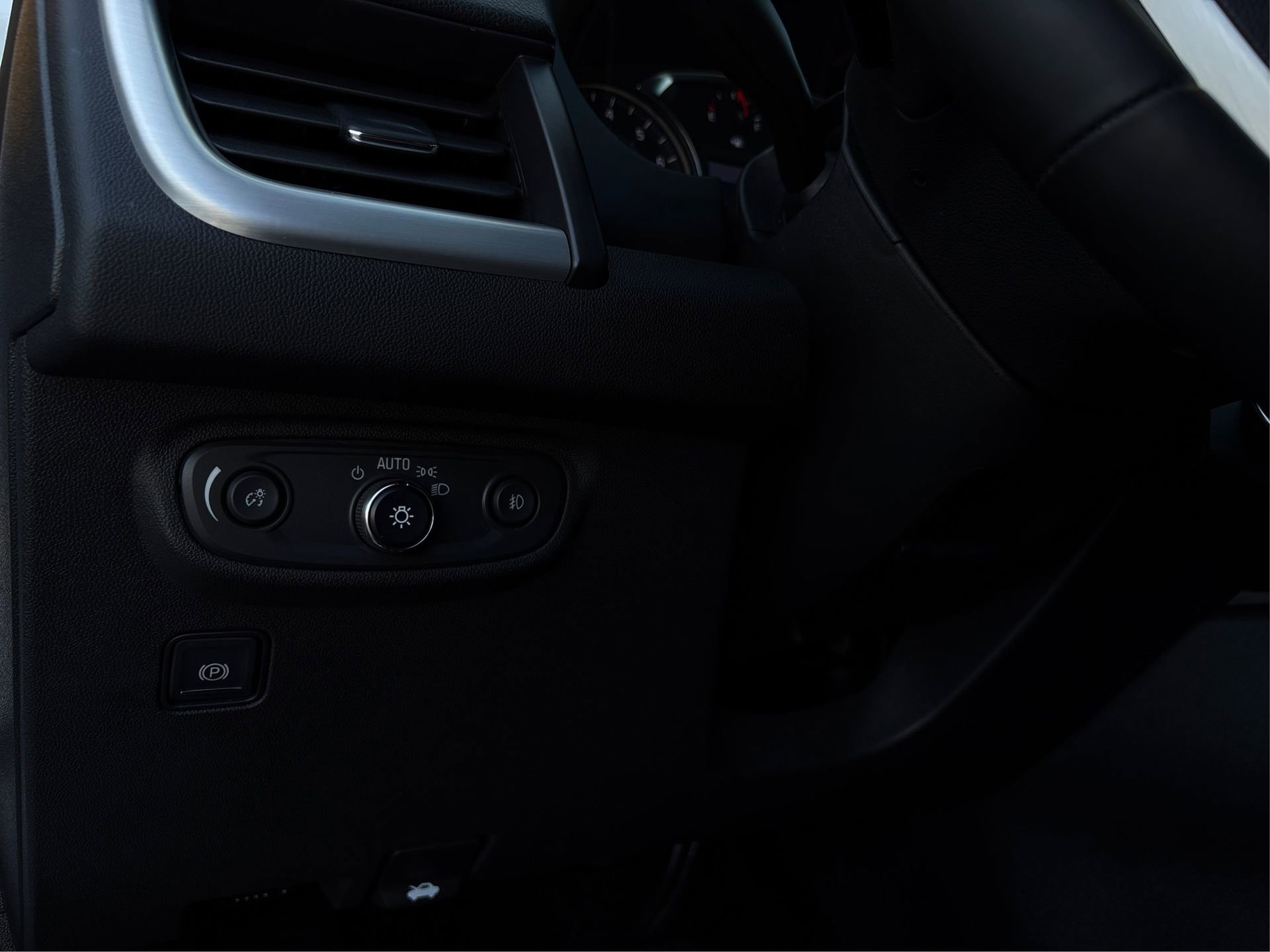 Used 2023 GMC Terrain SLT w/ Elevation Edition image 20