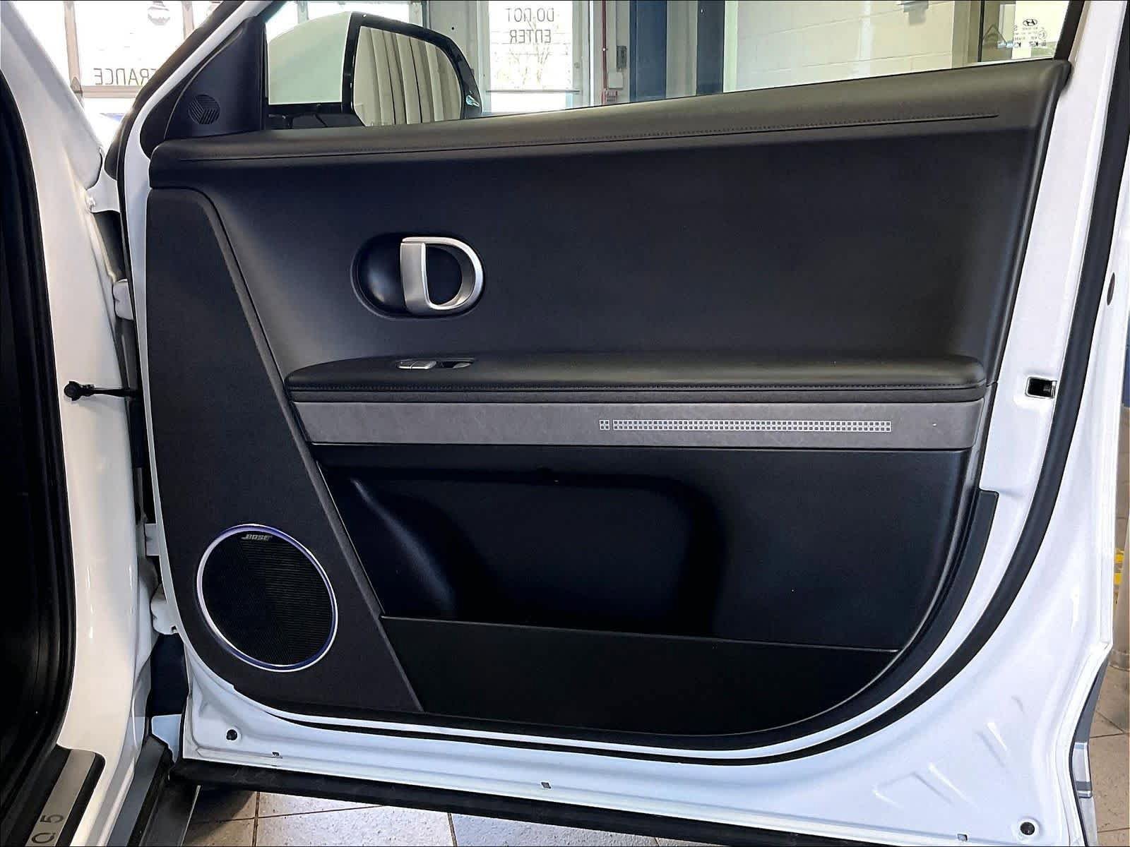 Certified 2024 Hyundai Ioniq 5 Limited AWD/4WD image 12