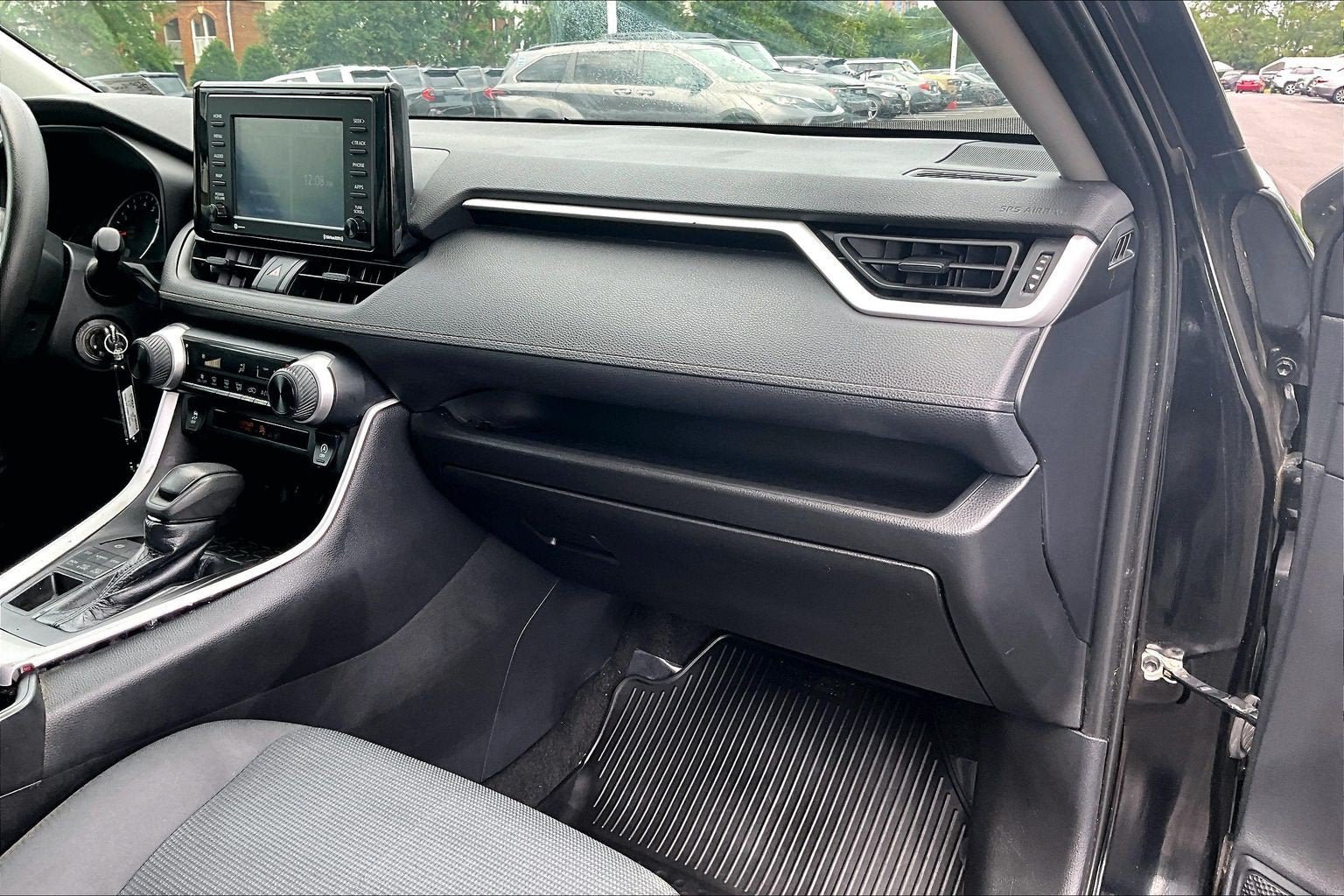 Used 2021 Toyota RAV4 LE AWD/4WD image 15