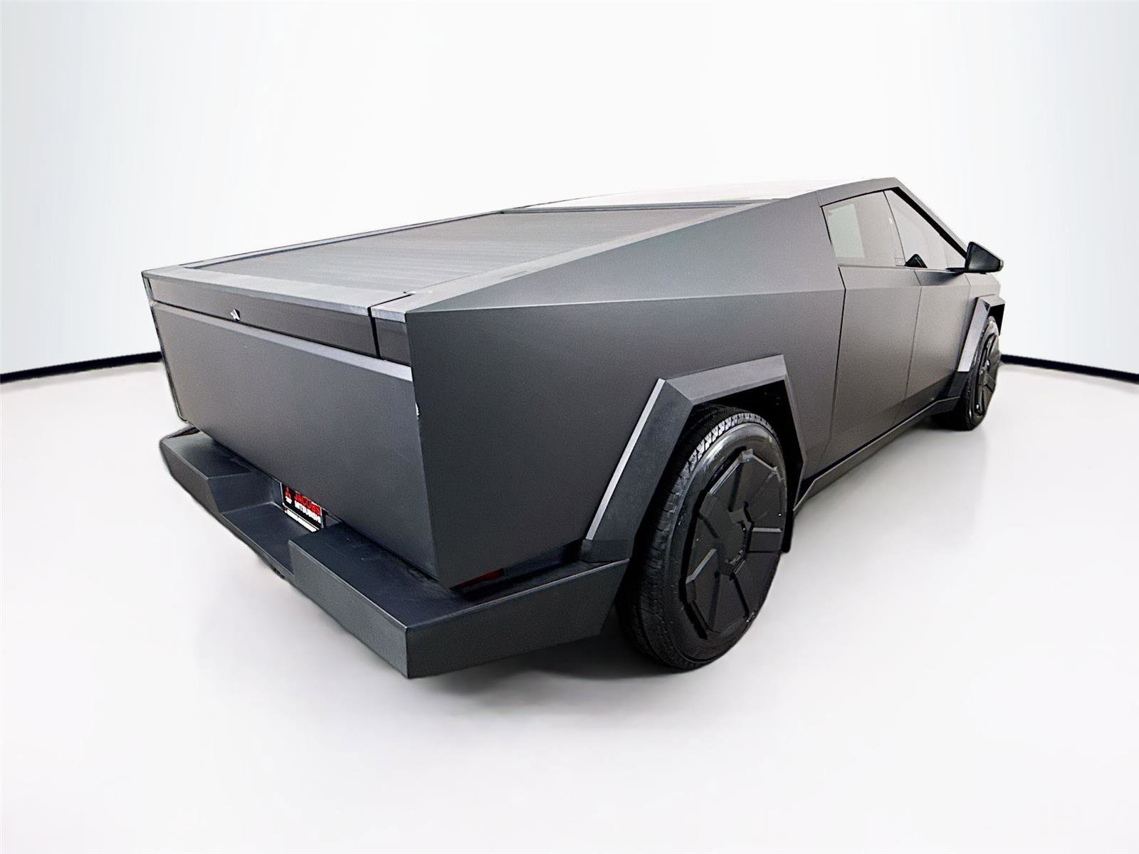 Used 2024 Tesla Cybertruck AWD Crew Cab image 30