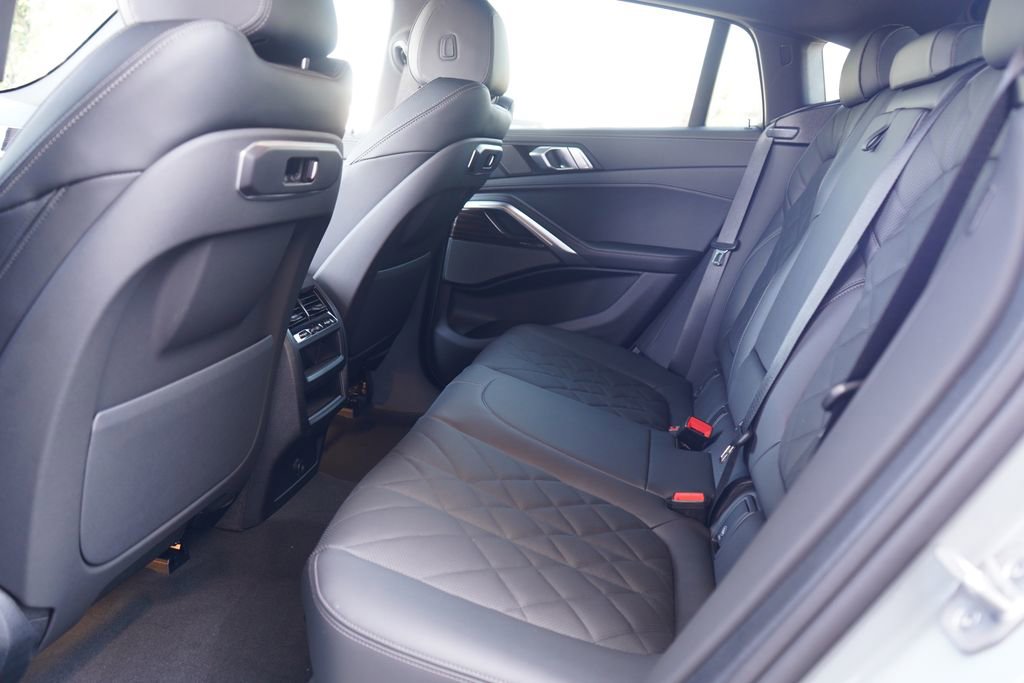 New 2026 BMW X6 xDrive40i w/ Premium Package image 13