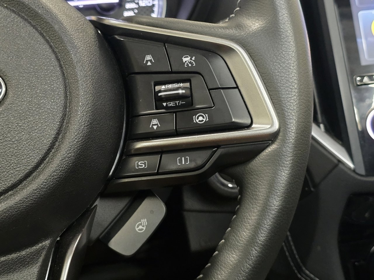 Used 2022 Subaru Forester Limited w/ Popular Package #2 image 8