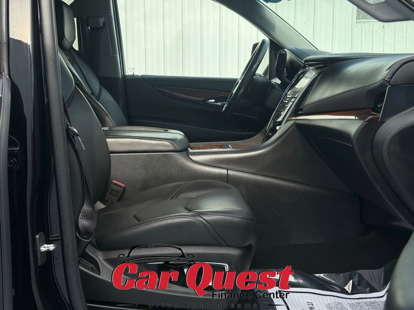 Used 2016 Cadillac Escalade Luxury image 21