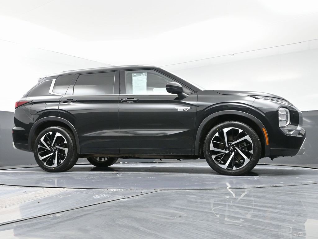 Used 2023 Mitsubishi Outlander SEL image 53