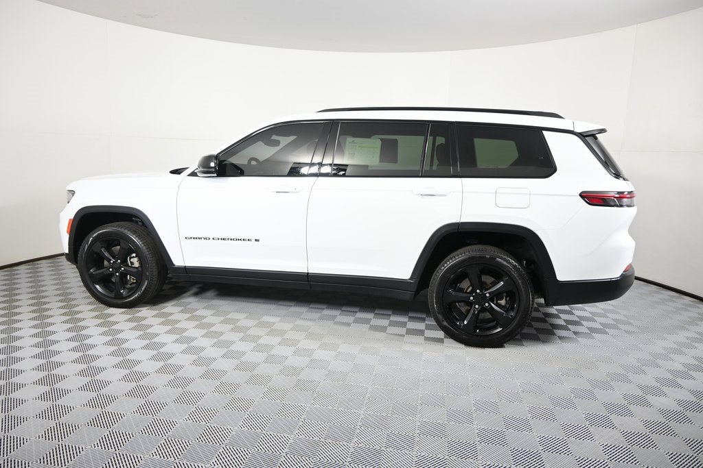 Used 2022 Jeep Grand Cherokee L Altitude image 3