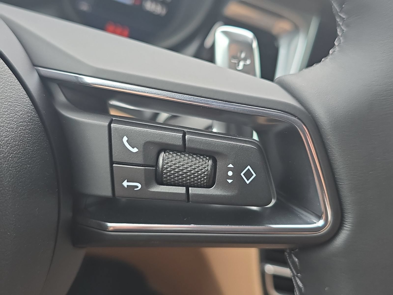New 2026 Porsche Macan AWD/4WD image 24