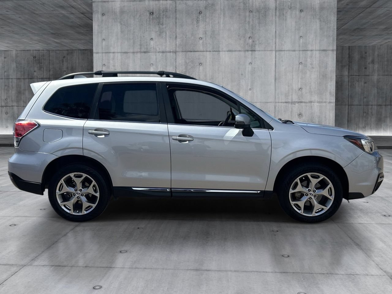 Used 2018 Subaru Forester 2.5i Touring w/ Popular Package #3B AWD/4WD image 6