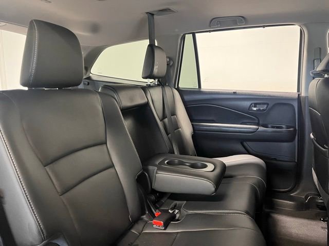 Used 2020 Honda Pilot Touring image 13