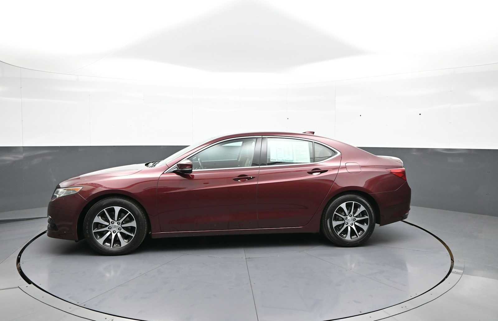 Used 2015 Acura TLX w/ Technology Package FWD image 9