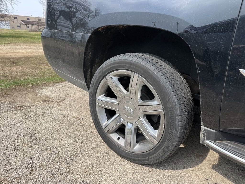 Used 2018 Cadillac Escalade ESV Luxury AWD/4WD image 11