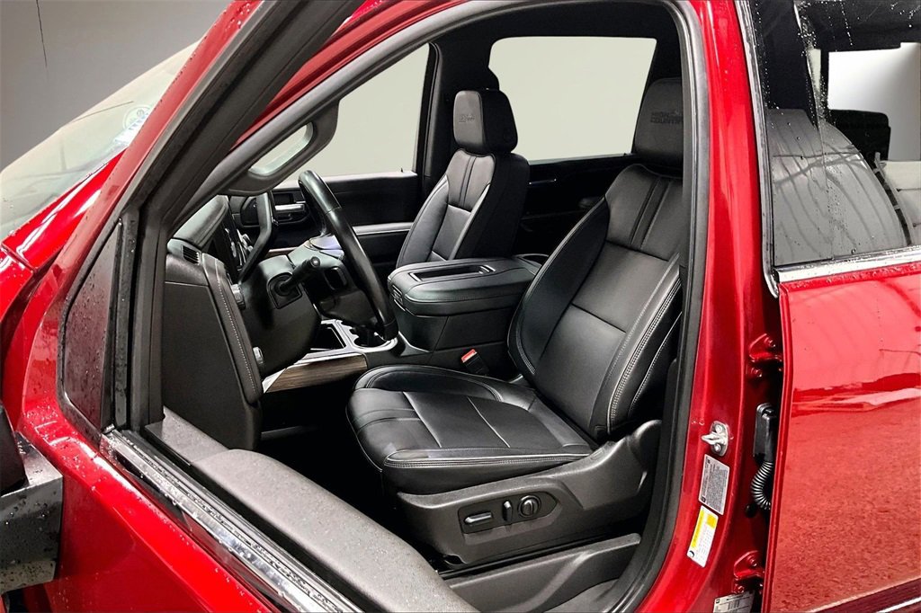 Used 2022 Chevrolet Silverado 3500 High Country w/ Technology Package image 22