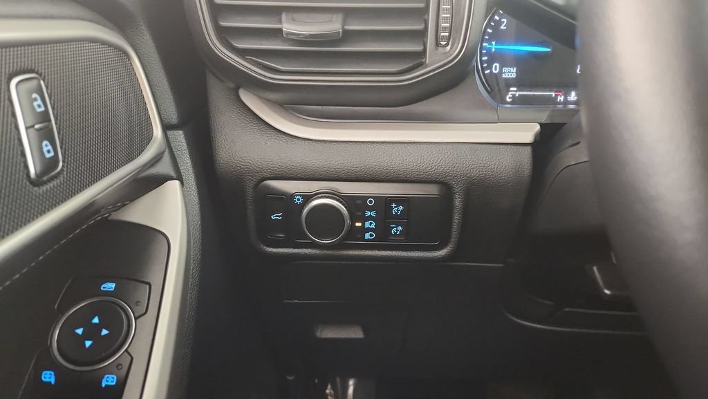 Used 2023 Ford Explorer XLT AWD/4WD image 22