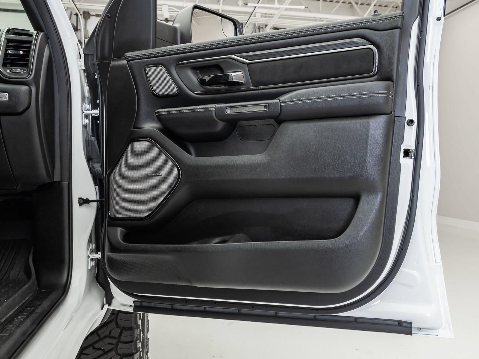 Used 2025 RAM 1500 Rebel w/ Advanced Safety Group II AWD/4WD image 36