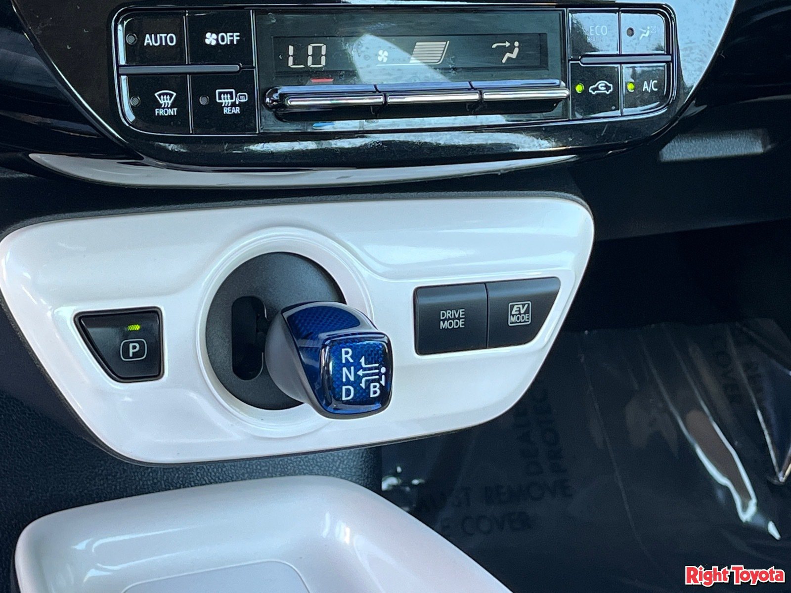 Certified 2016 Toyota Prius Three w/ Advanced Technology Package FWD image 29
