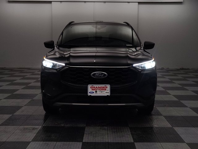 Certified 2025 Ford Escape ST-Line AWD/4WD image 5