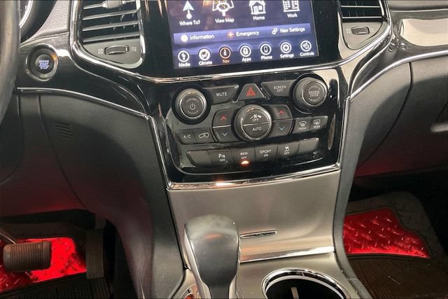Used 2020 Jeep Grand Cherokee Trailhawk w/ Trailhawk Luxury Group AWD/4WD image 7