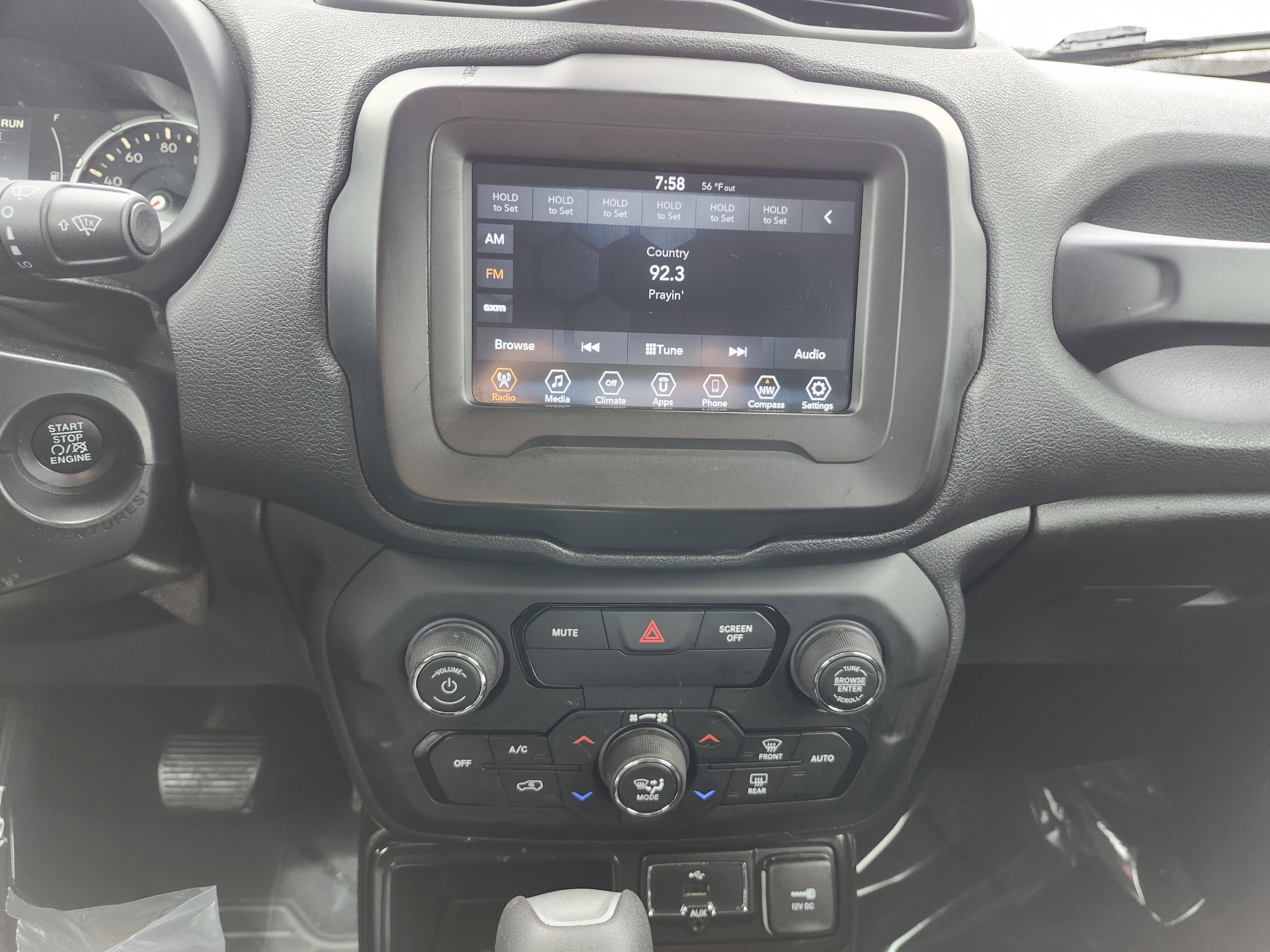 Used 2020 Jeep Renegade Latitude FWD image 26
