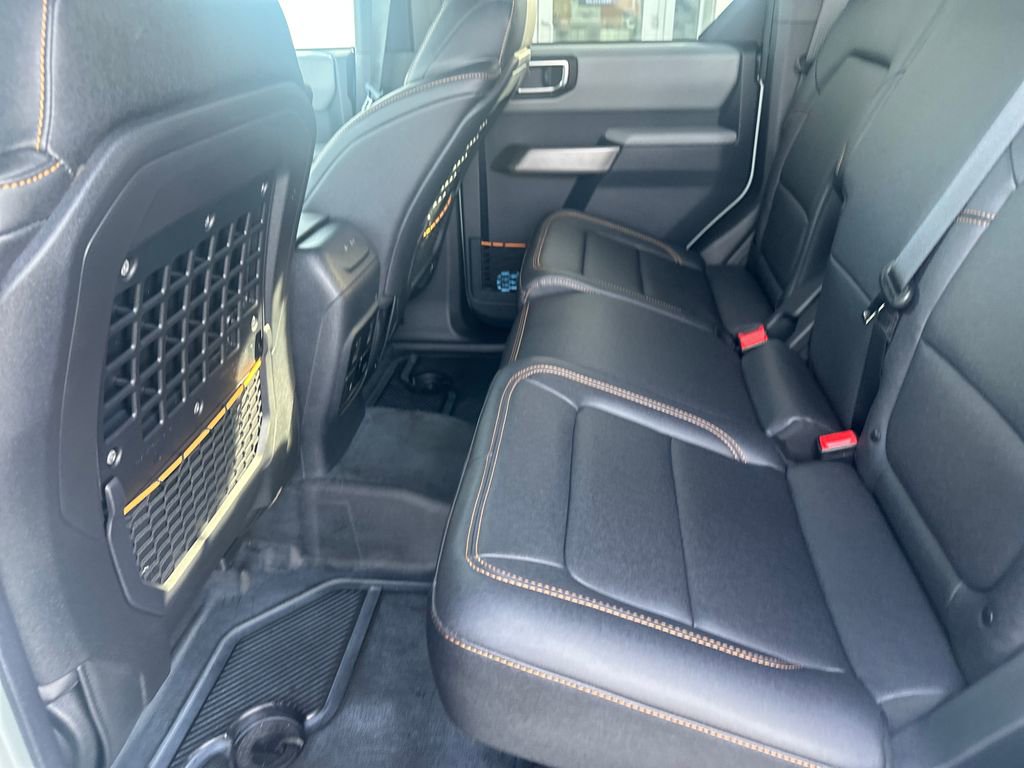 Used 2023 Ford Bronco Badlands image 21
