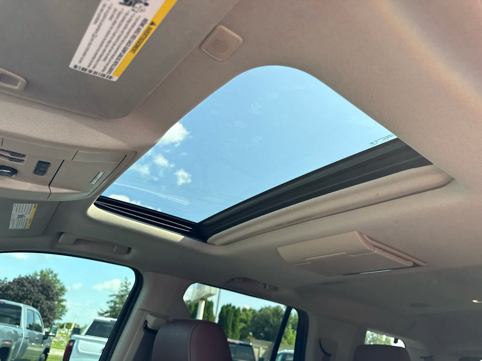 Used 2017 Chevrolet Tahoe Premier AWD/4WD image 22